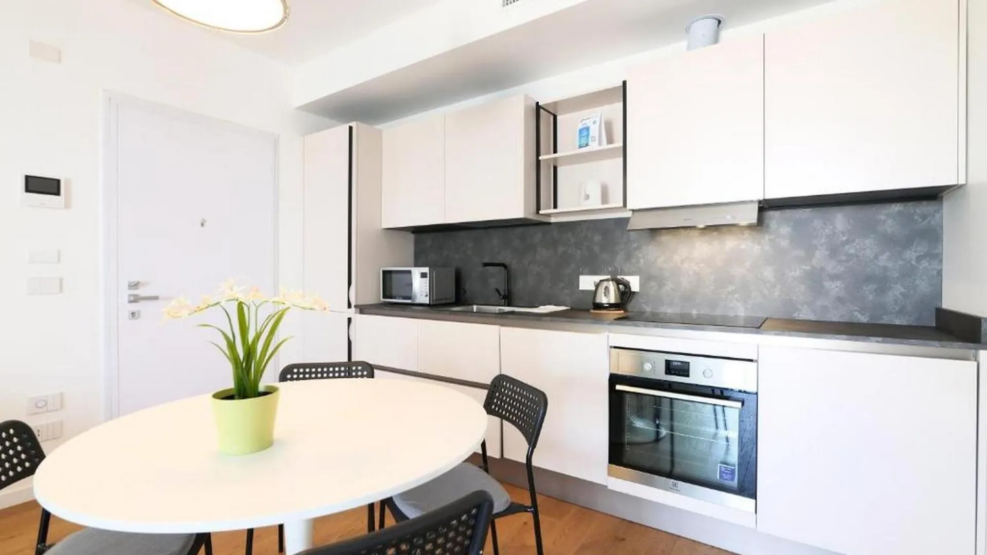 Lovely Terrace Apartment - Porta Romana District Milan
